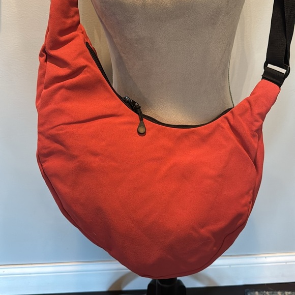 Eddie Bauer deep pinkcanvas crossbody EUC - Picture 6 of 13